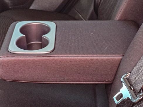 Used 2021 Nissan Rogue Sport S image 30