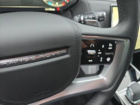 New 2026 Land Rover Range Rover SE image 18