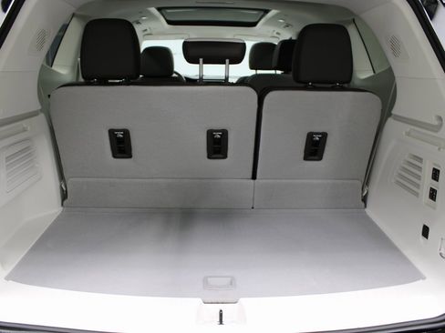 Used 2024 GMC Acadia Denali image 41