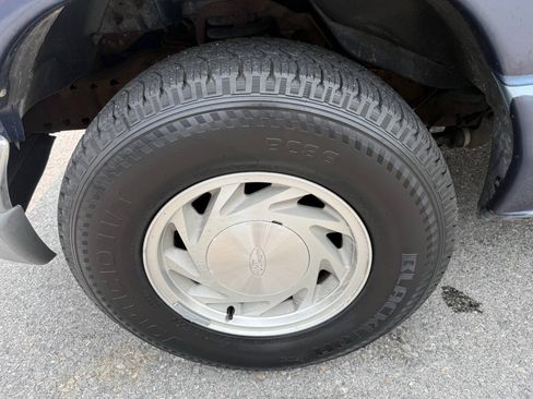 Used 1998 Ford E-150 and Econoline 150 RWD image 26
