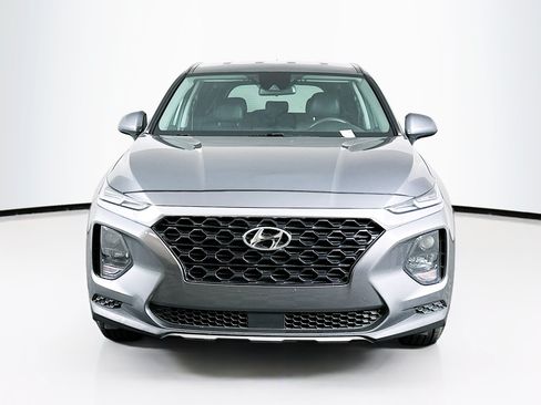 Used 2019 Hyundai Santa Fe SE FWD image 2