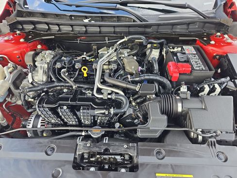 Used 2025 Nissan Altima 2.5 SV FWD image 33