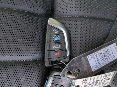 Used 2026 BMW i7 xDrive60 w/ M Sport Package RWD image 38