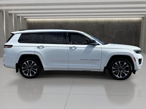 Used 2021 Jeep Grand Cherokee L Overland w/ Advanced Protech Group III AWD/4WD image 7