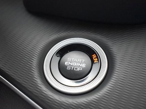 Used 2025 Jeep Grand Cherokee L Altitude image 25