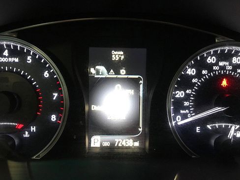 Used 2016 Toyota Camry LE image 23