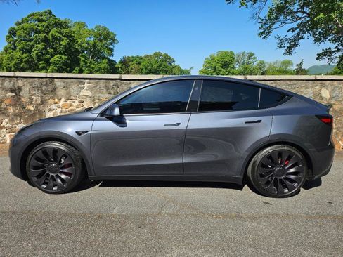 Used 2023 Tesla Model Y Long Range AWD/4WD image 8
