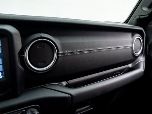 Used 2018 Jeep Wrangler Unlimited Sahara w/ Dual Top Group image 28