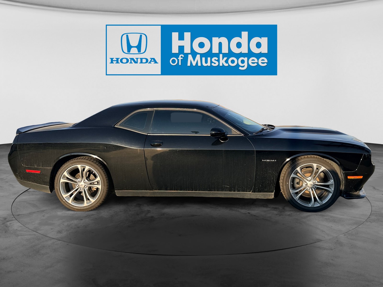 Used 2022 Dodge Challenger R/T RWD image 4