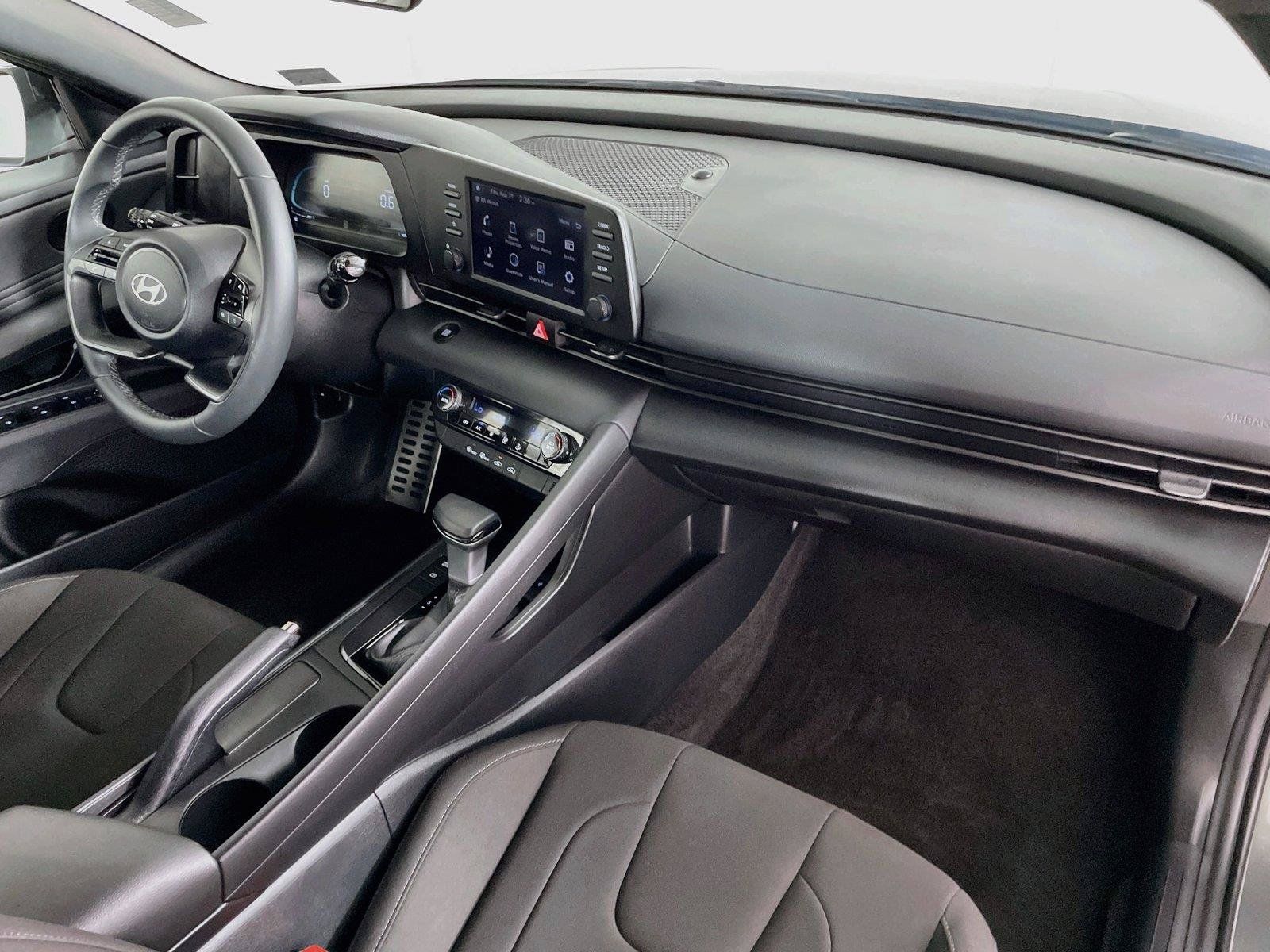Certified 2026 Hyundai Elantra Sport FWD image 30