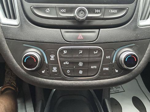 Used 2019 Chevrolet Malibu LT FWD image 24