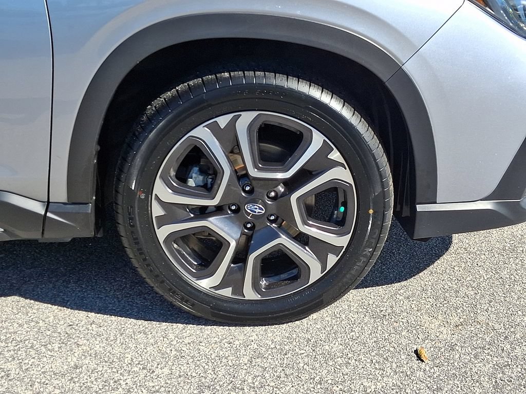 Used 2023 Subaru Ascent Limited w/ Technology Package AWD/4WD image 8