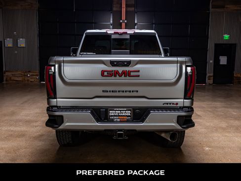 Used 2024 GMC Sierra 2500 AT4 w/ AT4 Premium Plus Package image 7