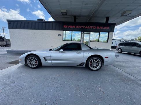 Used 2002 Chevrolet Corvette Z06 w/ Memory Pkg RWD image 2
