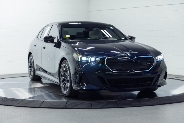 Used 2024 BMW i5 M60 w/ Premium Package AWD/4WD image 4