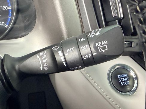 Used 2018 Toyota RAV4 XLE FWD image 27