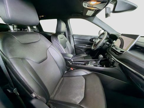 Used 2025 Jeep Compass Latitude w/ Altitude Special Edition image 28