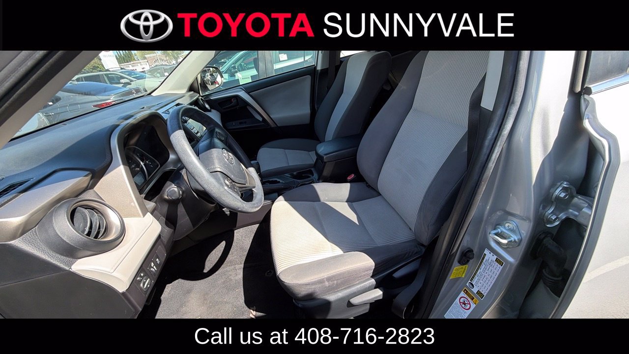 Used 2015 Toyota RAV4 LE FWD image 4