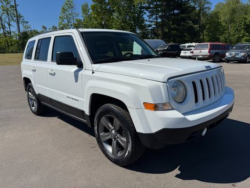 Used 2015 Jeep Patriot High Altitude AWD/4WD image 7