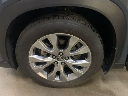 Used 2024 Toyota Grand Highlander Limited image 31