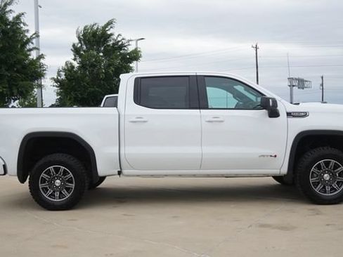 Used 2025 GMC Sierra 1500 AT4 AWD/4WD image 10