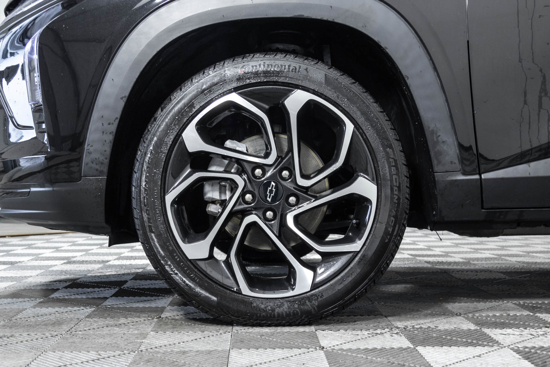 Used 2024 Chevrolet Trax RS w/ Sunroof Package FWD image 44