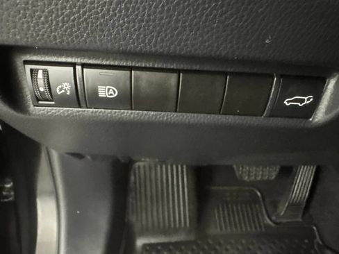 Used 2022 Toyota RAV4 XLE Premium FWD image 19