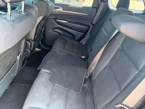 Used 2021 Jeep Grand Cherokee Laredo RWD image 11