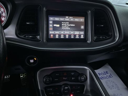 Used 2022 Dodge Challenger R/T image 21