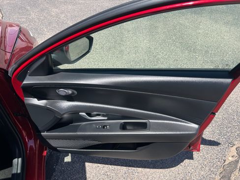 Certified 2024 Hyundai Elantra SEL FWD image 32