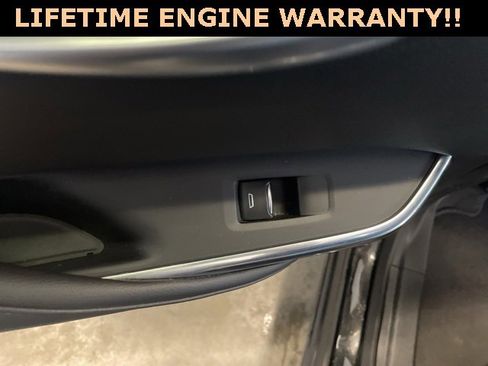 Used 2024 Cadillac XT4 Premium Luxury image 27