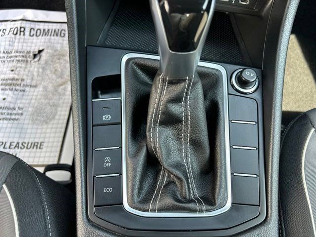 Used 2025 Volkswagen Jetta Sport FWD image 38