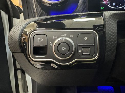 Certified 2025 Mercedes-Benz CLA 250 image 18