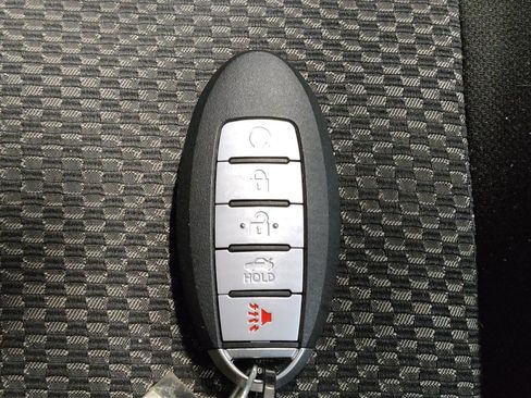 Used 2021 Nissan Rogue Sport SV FWD image 32