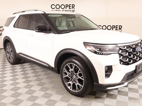 Used 2025 Ford Explorer Platinum w/ Ultimate Package AWD/4WD image 1