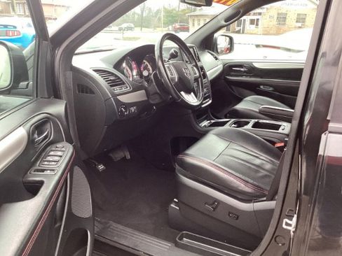 Used 2017 Dodge Grand Caravan GT image 6