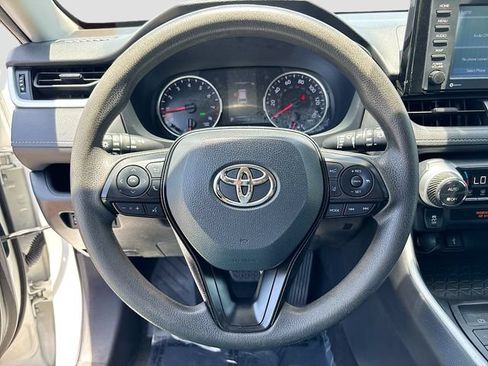 Used 2021 Toyota RAV4 XLE FWD image 11