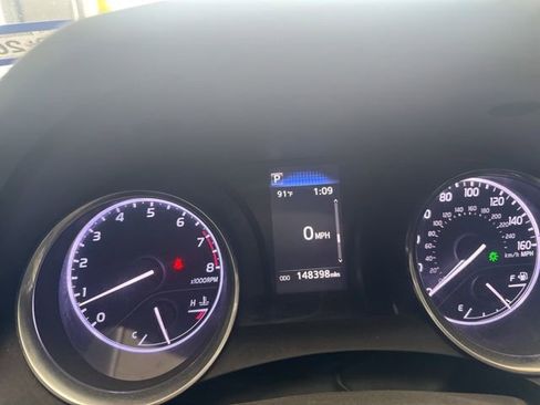 Used 2020 Toyota Camry SE FWD image 15