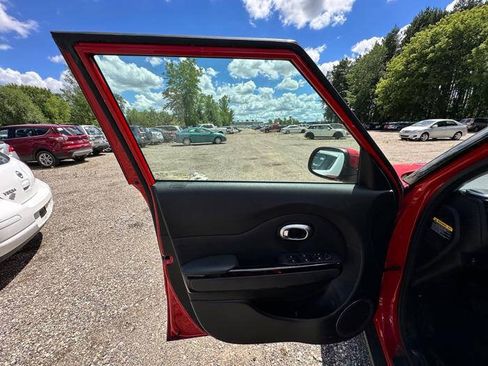 Used 2016 Kia Soul + w/ Audio Package FWD image 22