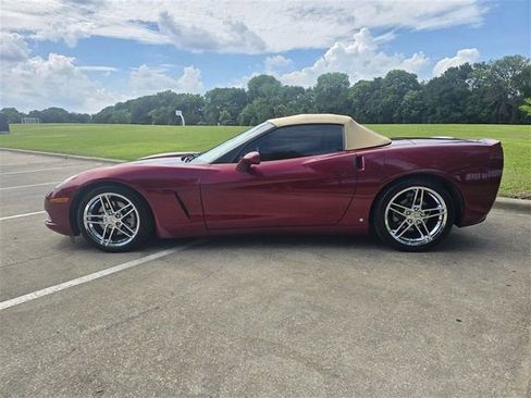 Used 2007 Chevrolet Corvette Convertible w/ Preferred Equipment Group RWD image 3