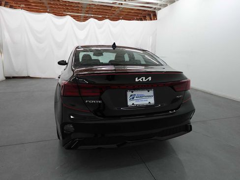 Used 2023 Kia Forte GT-Line w/ GT-Line Premium Package image 7