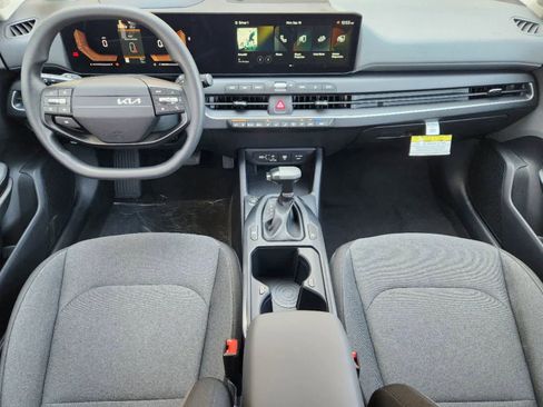 Certified 2025 Kia K4 FWD image 18