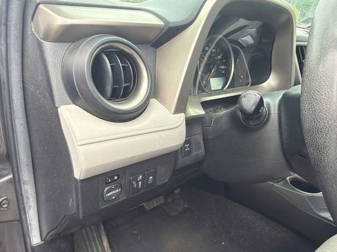 Used 2013 Toyota RAV4 LE AWD/4WD image 23