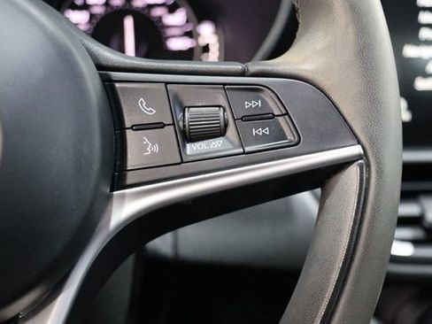 Used 2017 Alfa Romeo Giulia AWD image 21