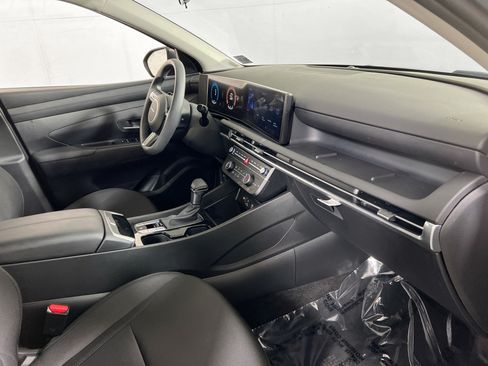 Used 2025 Hyundai Tucson SE AWD/4WD image 26