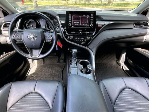 Used 2023 Toyota Camry SE image 7