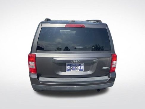 Used 2016 Jeep Patriot Latitude FWD image 7