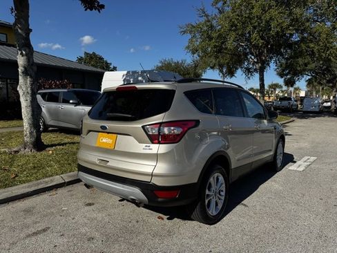 Used 2018 Ford Escape SE w/ Ford Safe & Smart Package image 7