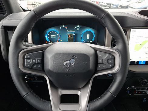 New 2025 Ford Bronco Outer Banks w/ Sasquatch Package AWD/4WD image 23
