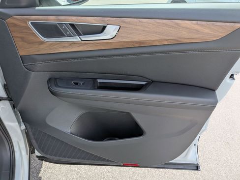 New 2026 Volkswagen Atlas SE FWD image 33